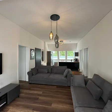 Elegance Apartment *