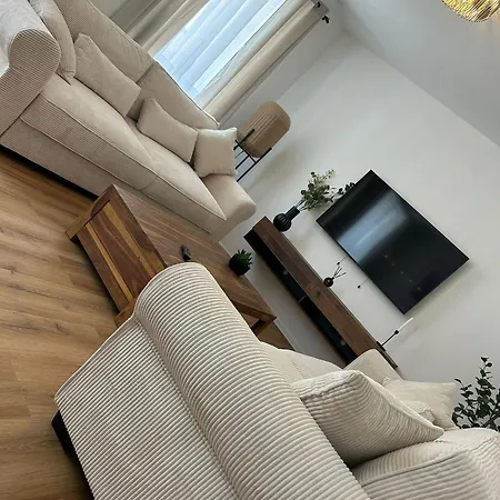 Elegance Apartment *